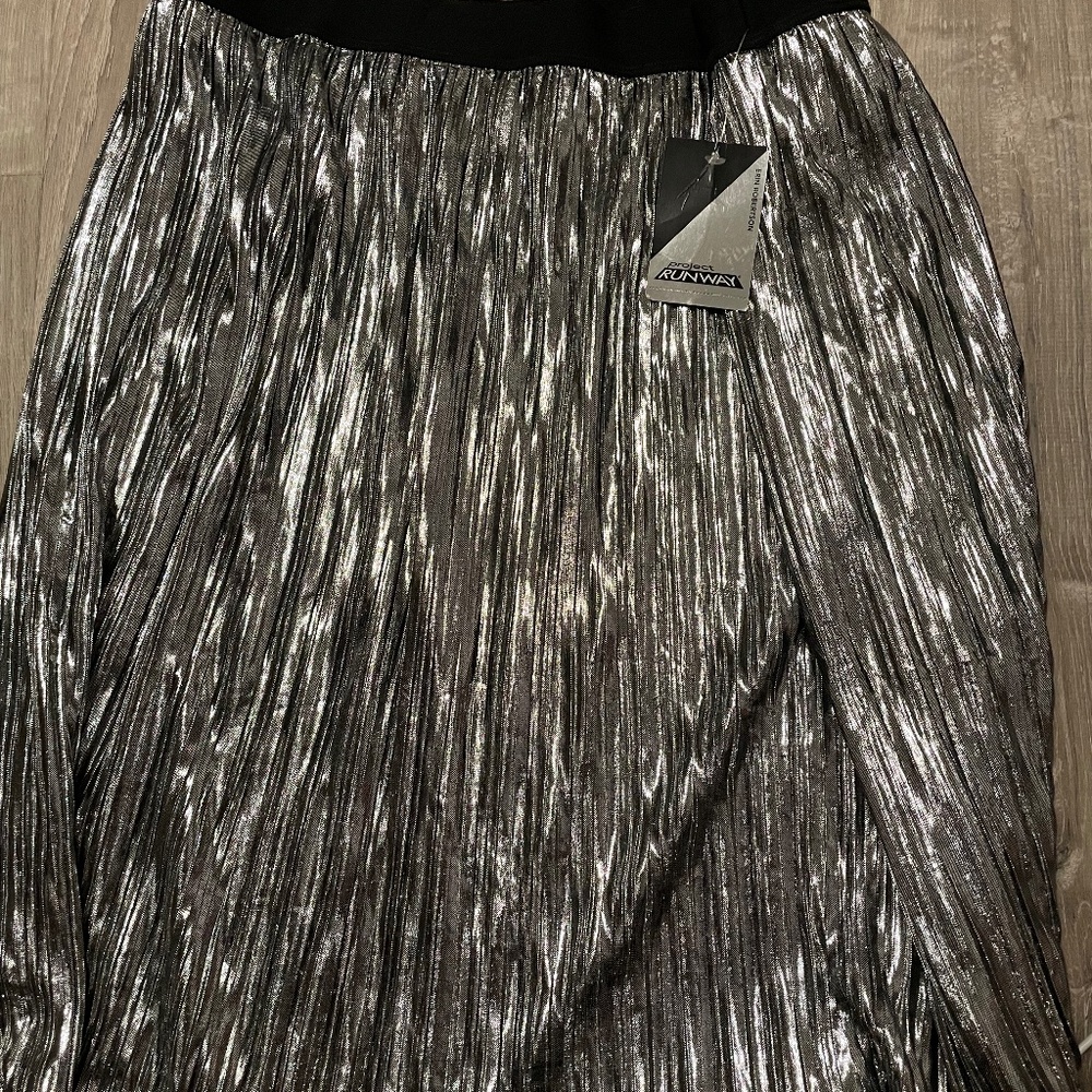 PROJECT RUNWAY Silver Pleated Midi Skirt S